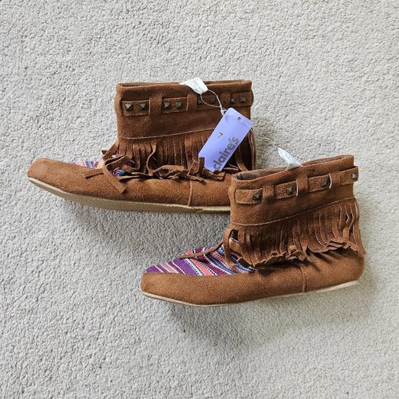 Studded Fringe Moccasin Style Booties - Picture 3 of 4